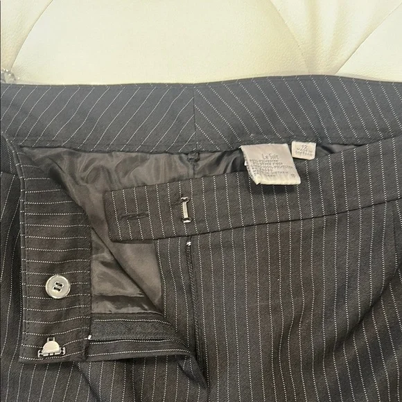 Le Suit Fully Lined Black Pinstripe Suit - Picture 2 of 7